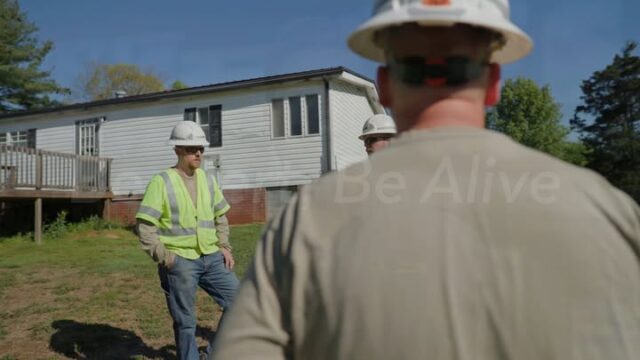 𝗕𝗲 𝗔𝗹𝗲𝗿𝘁, 𝗕𝗲 𝗔𝗹𝗶𝘃𝗲 ⛈️ 

Spend 60 seconds with our CEO, Thomas Golden, to learn more about how to be safe this storm season. 

#TheEnergyUnitedWay