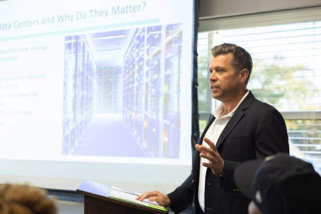 𝗖𝗼𝗻𝗻𝗲𝗰𝘁𝗶𝗼𝗻 𝗶𝘀 𝗮𝘁 𝘁𝗵𝗲 𝗵𝗲𝗮𝗿𝘁 𝗼𝗳 𝘄𝗵𝗮𝘁 𝘄𝗲 𝗱𝗼. 
This National Cooperative Month, we're celebrating our regular Member Advisory Committee meetings—where your voices shape the future of your co-op. 
#TheEnergyUnitedWay