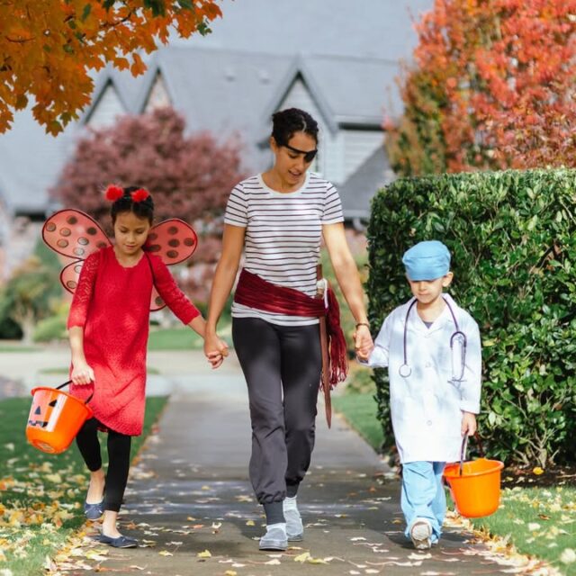 Keep your little trick-or-treaters safe this Halloween! 
🎃 Safety checklist: 
✅ Reflective tape on costumes 
✅ Adult supervision 
✅ Flashlights 
✅ Stay in well-lit areas 
✅ Check candy before eating. 
Have a safe and fun time! 
#HalloweenSafety #TheEnergyUnitedWay