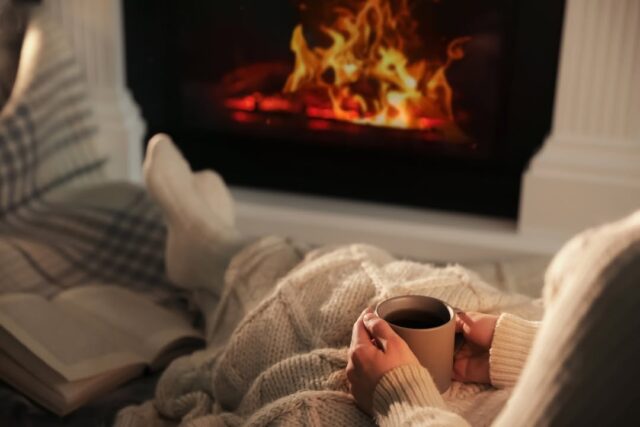❄️ With frigid temps expected through the weekend, stay alert and save energy with these winter tips:
🔹 Lower your thermostat 5–8° when sleeping or away
🔹 Keep fireplace dampers closed when not in use
🔹 Open curtains on sunny windows by day, close them at night
Stay warm and stay informed! 

For more tips, visit https://zurl.co/WinterEnergyTips